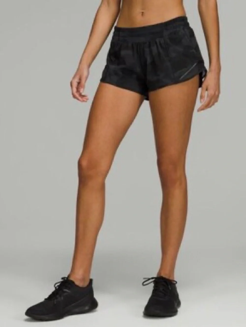Lululemon Hotty Hot Heritage 365 Camo Deep Coal